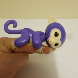 Fingerlings - Baby Monkey - Purple with White Hair